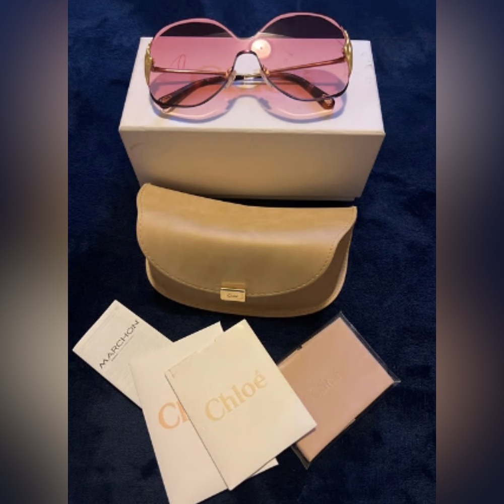 Chloé Pink Gradient Oversized Sunglasses with Gold Accents